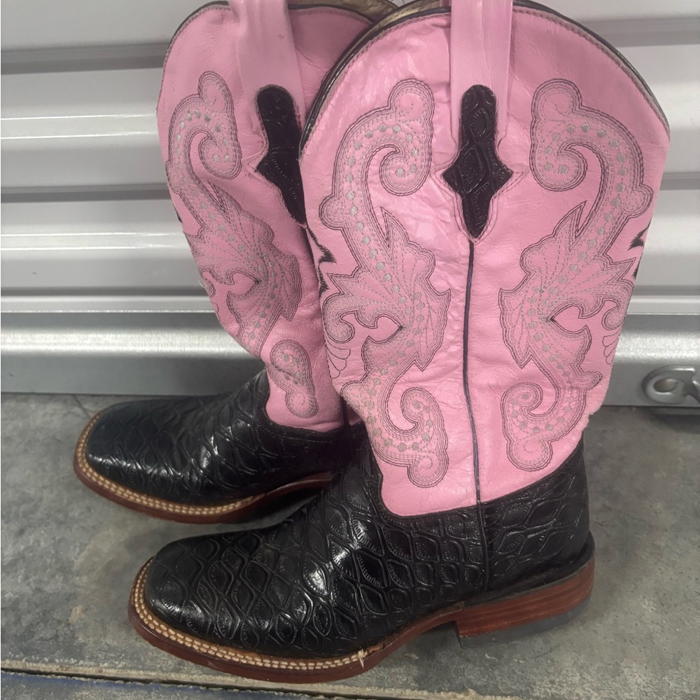 Ferrini Pink and Black Western Cowboy Boots